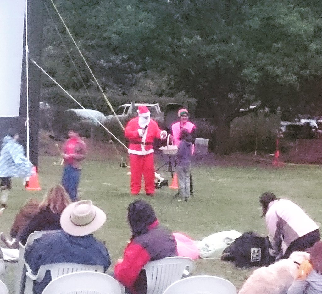 RotaractSH's tweet image. Santa visits our screening of Miracle on 34th Street #RotaractSH #RotaractAustralia #Bowral #SouthernHighlands