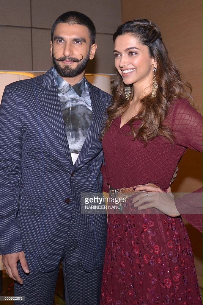 Ranveer_Turkiye's tweet photo. Ranveer and Deepika at #BajiraoMastani promotions in Amritsar yesterday 💋❤️ https://t.co/27Xodv6cw3