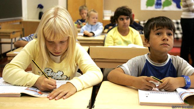 ¿Por qué Finlandia está cambiando "el mejor sistema de educación del mundo"?
bbc.in/1OXJPxV
