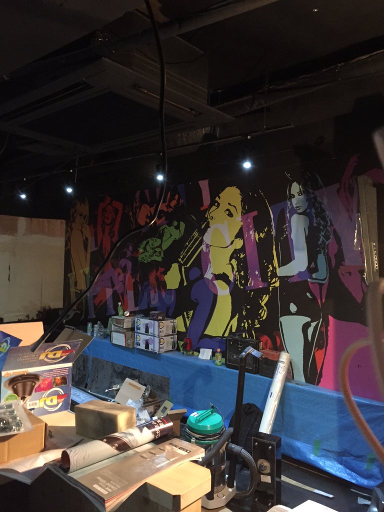 upperxxxupper's tweet photo. どうもUPPERです(^○^)
いよいよ内装も最終段階です！！
ちょっとずつ店のニュアンスが伝わるかと思います！従業員も集まってきてかなりおもしろくなりますよー(^^)
15日オープンです！！  #UPPER歌舞伎町 #新感覚 https://t.co/FxklqLb6og