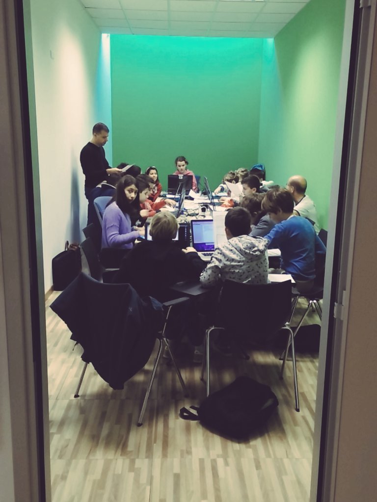 ActivatorsPV's tweet image. Al @PoloPavia per il #coderdojo di #comPVter. #crowdyspace @coderdojovo