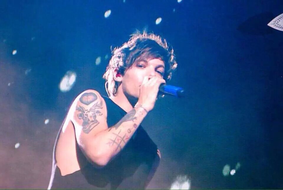 111laaav710's tweet photo. この見下ろされてる感
はんぱなく好き💓🙈
#投票
#LouisgirlRT
#この目好きな人RT
#MTVStars One Direction
引用もまってます！ https://t.co/DZoHwwHbIR