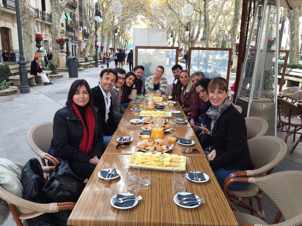 sialborn's tweet photo. Empezamos el finde desayunando en Bar des Born con bloggers y periodistas. #experienciaborn #sialborn #palmaestaviva https://t.co/UwimWWR7nI