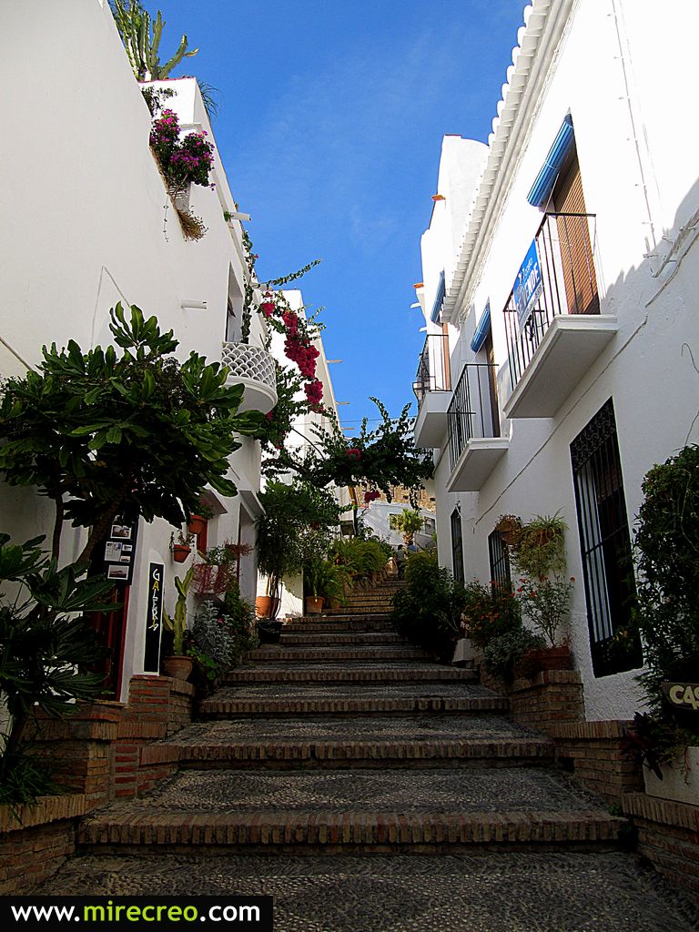 mirecreoweb's tweet photo. #Salobreña #Granada. Esencia mediterranea y andaluza @viveandalucia @TurismoAndaluz @AndaluciaenFoto @otsalobrena https://t.co/EnvfWqutIO