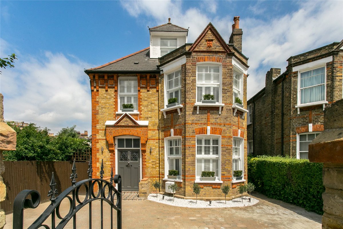 PrimeLocation's tweet image. Tough times ahead for buy-to-let primehom.es/8Es9gU