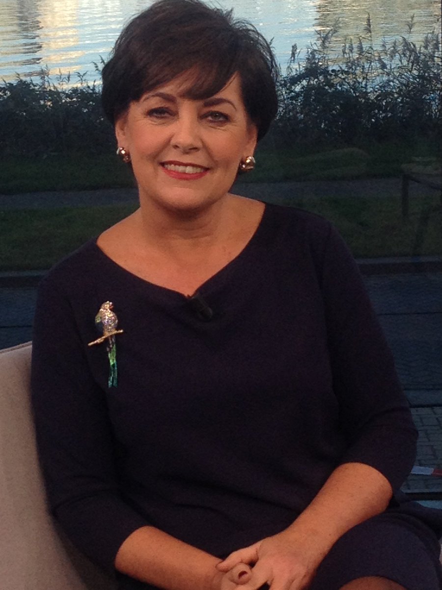 SchepperCo's tweet image. Bij het afscheid van 12 jaar #SchepperCo laat @jacobinedc_geel hoogtepunten uit haar programma zien! 17.10u #NPO2