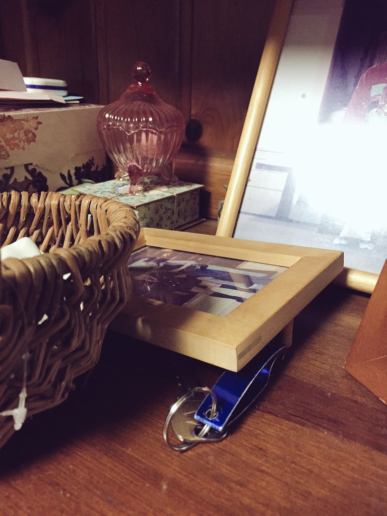 kadesyrup's tweet photo. 外でなくしたと思っていた家の鍵があったーーーーーーーーーーーー!!!#foundakey #どうでもいい報告 #超嬉しい https://t.co/UaxDXkU2e2