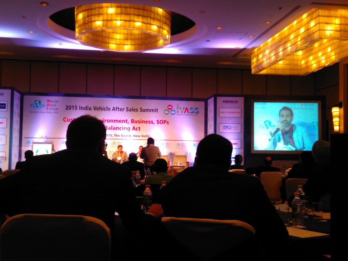 WorldAutoForum's tweet image. Mohit Sareen – CEO – Elixir Web Solution, enlightening us with his great experiences at #IVASS2015.
