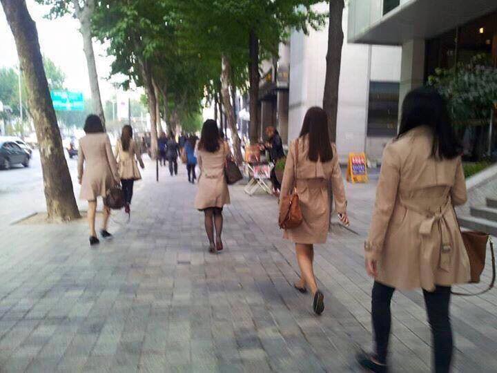 Aisa 韓国旅行行く人はあるあるだと思うけど 韓国人はみんな同じファッションしてるよね笑 韓国 韓国旅行 韓国好き 韓国ファッション 韓国人 T Co Ewnrzcik4j Aisa 韓国旅行行く人はあるあるだと思うけど 韓国人はみんな同じファッションしてるよね笑 韓国 韓国旅行 韓国好き 韓国ファッション 韓国人 T Co Ewnrzcik4j