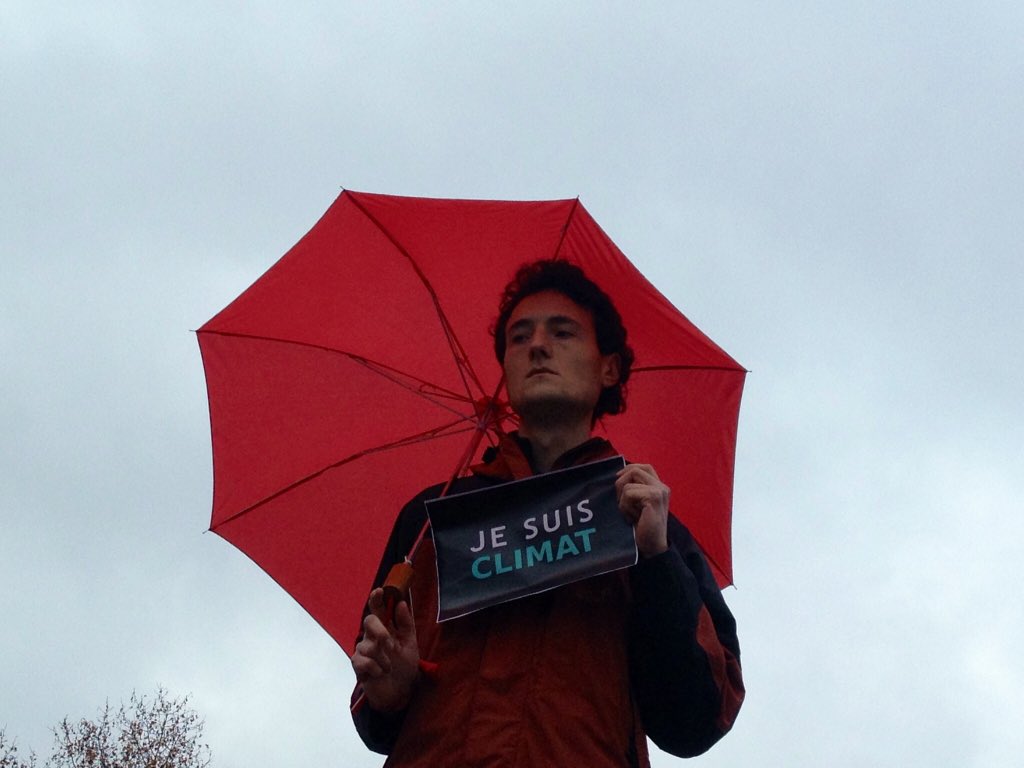 NEONGREENNET's tweet photo. Je suis climat! Hoping for a good deal at #COP21 #insideCOP21 #redlines https://t.co/MjZXow8Vhm