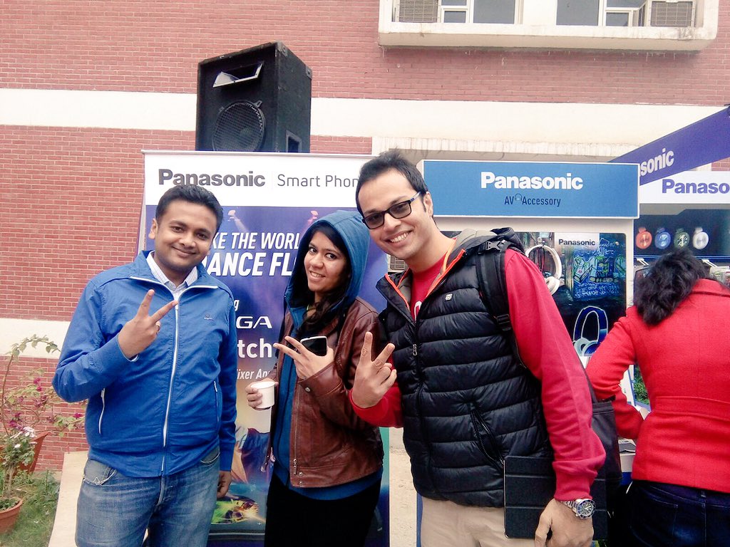 PanasonicInNews's tweet photo. Make the world your dance floor with Panasonic #ElugaSwitch!
Club it with our headphones & get your swag on!! https://t.co/oGpYTFhRpS