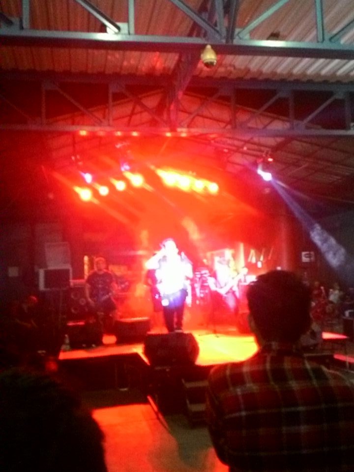 messyMSTRpiece's tweet photo. On stage RN: Destroy Pretty Boy! Yeeeeey #threadfestdvo https://t.co/u2fnNoffwU