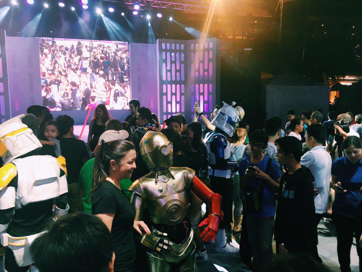 ChooseTattoo's tweet photo. Check out the Galactic Celebration at High Street Central, you must! #StarWars #FillYourGalaxyWithWonder https://t.co/Gdu0mxBTtt