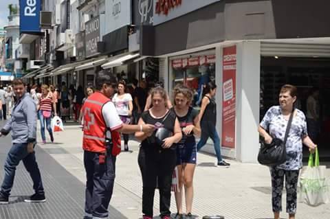 CruzRojaArg's tweet photo. Voluntarios de Filial #SanAndrés recorrieron San Martín para concientizar sobre #VIH https://t.co/oVihiMWLHt