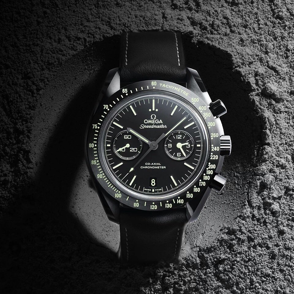 UpulTR's tweet photo. Ceramic watches seem to have the same tensile strength as metal ones. The Omega Dark Side of the Moon watches. https://t.co/AYspaDVxFo
