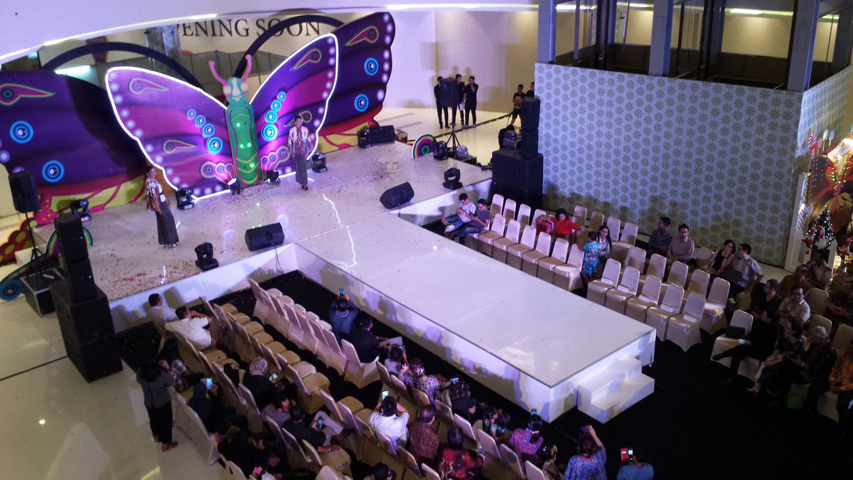 Soft Opening Sahid Yogya Walk (Jwalk) Fashion Show By Ananta Kanapi <a href="/SahidYogya/">Sahid Yogya</a> kerenabis! <a href="/JogjaUpdate/">jogjaupdate.com</a> <a href="/infojogja/">info jogja</a>