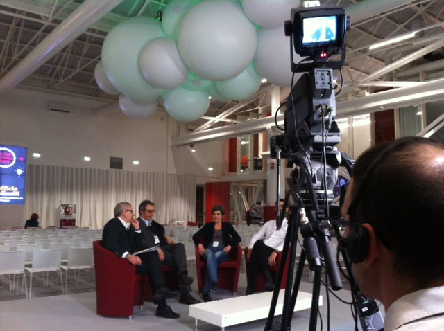 FG_Fondazione's tweet photo. il talk su @SWBologna con Giorgia Bellentani Antonio Puglisi Giuseppe Cappiello #maratonaOpificioGolinelli https://t.co/EhZWEF0bzM