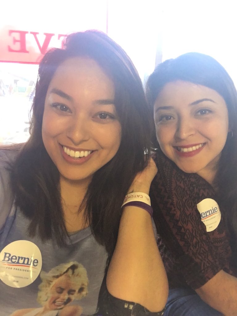 TexasVegetarian's tweet photo. Getting #BernieHQ ready! @texansforbernie @FeelinThatBern @BigHeadSports you'd love it here. :p https://t.co/KkRvyCdlkU