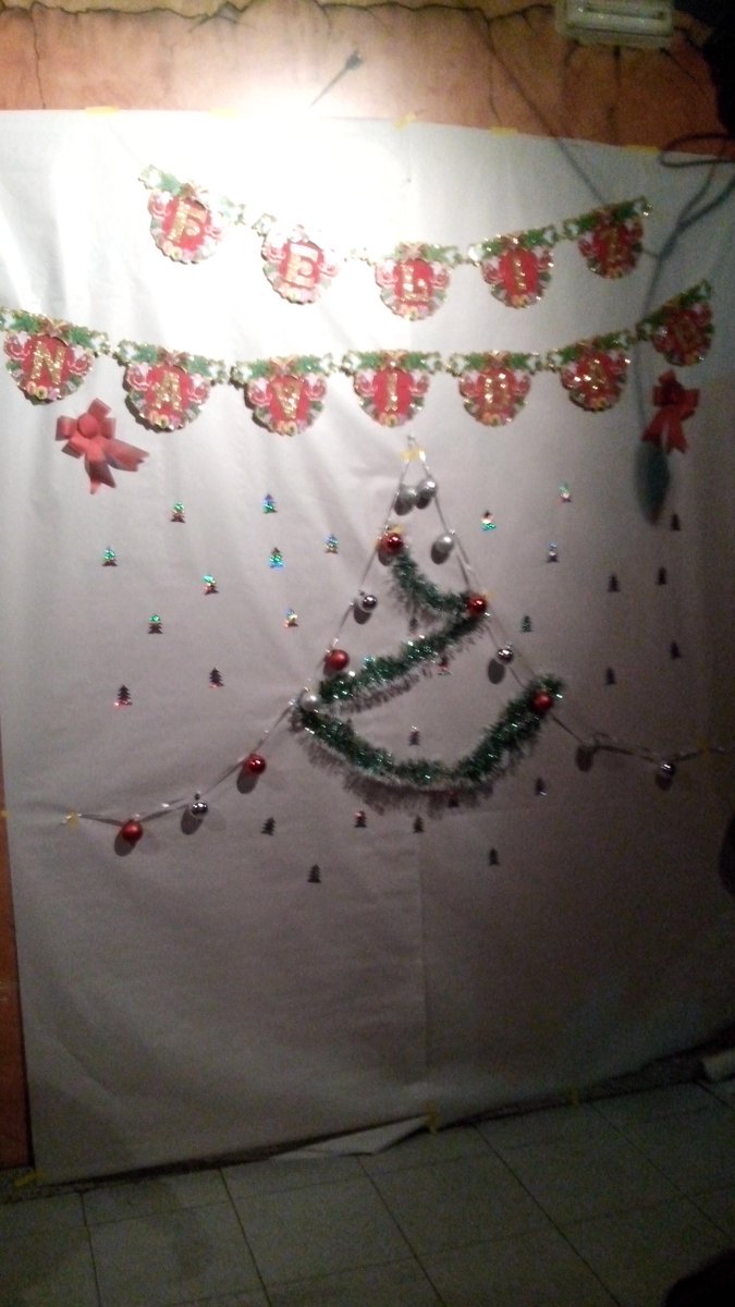 Quintos98's tweet photo. Preparando la última! Os esperamos esta noche para comenzar las navidades🎄🎄 https://t.co/QV60HevdAk