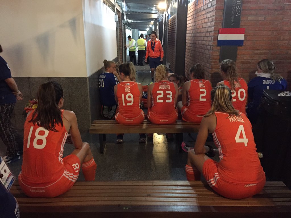 Veld af en wachten in Q4 ivm onweer. 
1-0! 
#HWL2015