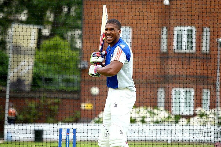 englandcricket's tweet photo. Good luck to our friend @anthonyfjoshua. You won't need the bat though! #badintentions https://t.co/chBthLQcND