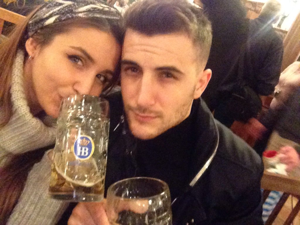susana93_'s tweet photo. Munichhhhh 🍺🍺🍺 https://t.co/IQ1DXdpEFG