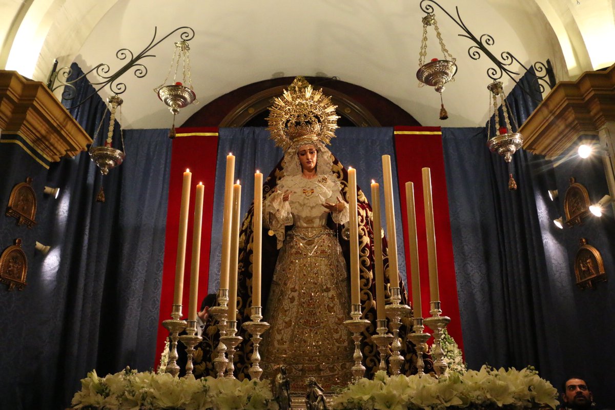 CofradiasAND's tweet photo. En breves momentos el Trasladó de la Virgen de Guadalupe @Hdad_Las_Aguas https://t.co/xiRQxGeO4m