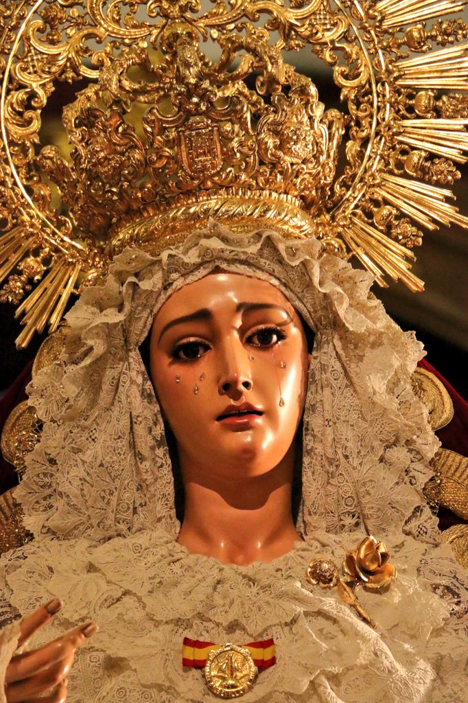 CofradiasAND's tweet photo. En breves momentos el Trasladó de la Virgen de Guadalupe @Hdad_Las_Aguas https://t.co/xiRQxGeO4m