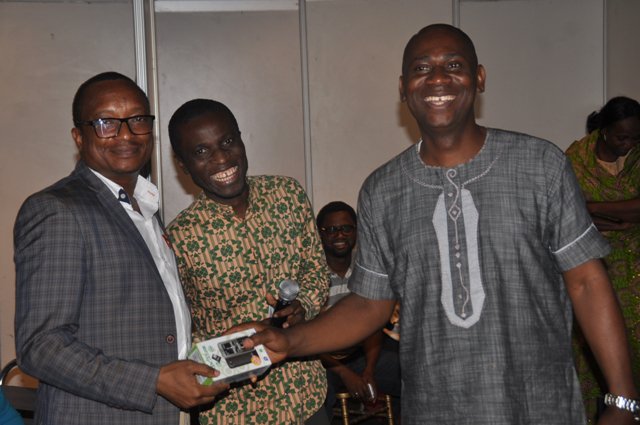CVExpo19's tweet photo. Some of the lucky winners of maxtel phone @ CVE2015 lucky dip https://t.co/3Yw0KuyLP5