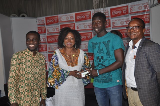 CVExpo19's tweet photo. Some of the lucky winners of maxtel phone @ CVE2015 lucky dip https://t.co/3Yw0KuyLP5