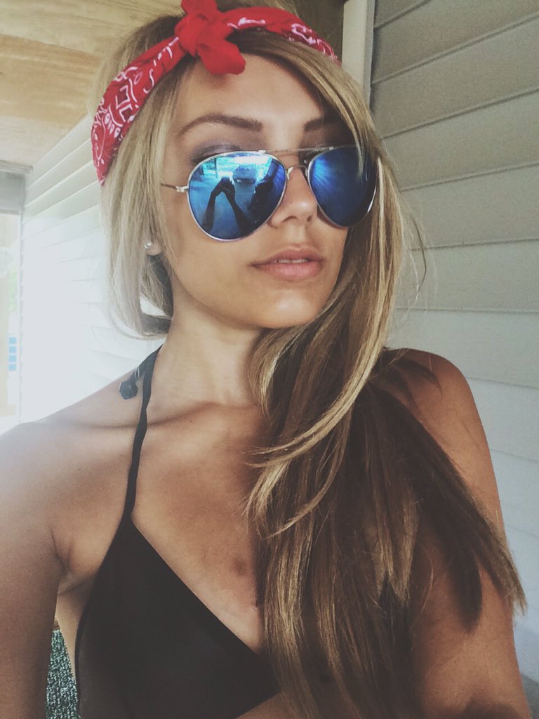 mxtsiebee's tweet photo. Ugh summmerrrrrr tbts in my happy place #imissusummer https://t.co/qXUH2E8l4P