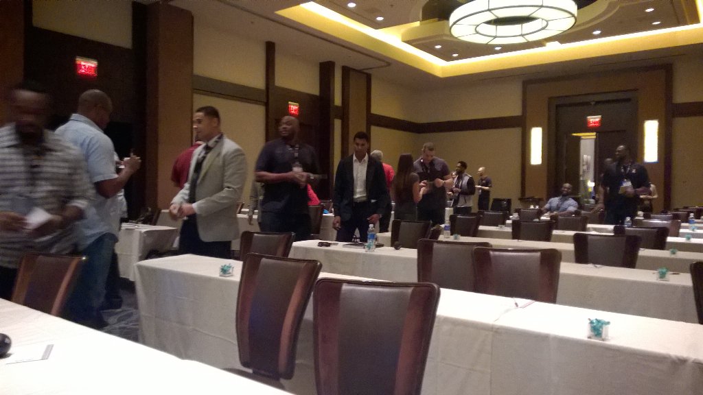 ACollinsNFLPA's tweet photo. Former Players participating in an interactive communications workshop #NFLPARC https://t.co/JER29WBkhy