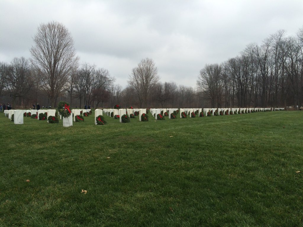 MSTRmachinist's tweet photo. 2000 wreaths thank you to all that serve!!! https://t.co/yF33cTaZoT