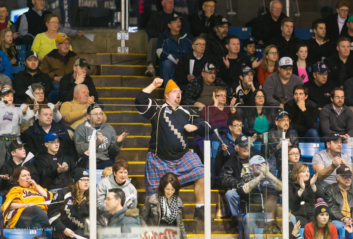 IslandersHKY's tweet photo. WATCH: Islanders honour Conehead 
https://t.co/3Aen6IxVFK https://t.co/AYcqa2gnQD