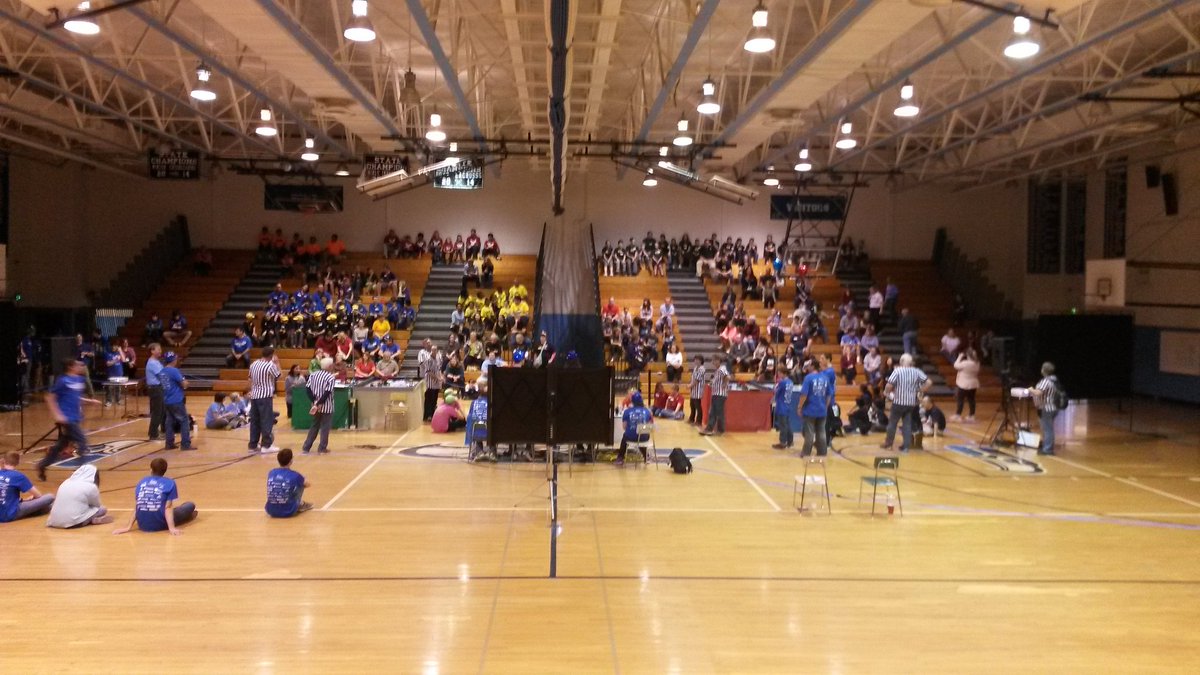 Powerhawks1111's tweet photo. Let's get this #scs2015 started! #powerhawks #omgrobots https://t.co/nQNSGfCY9s