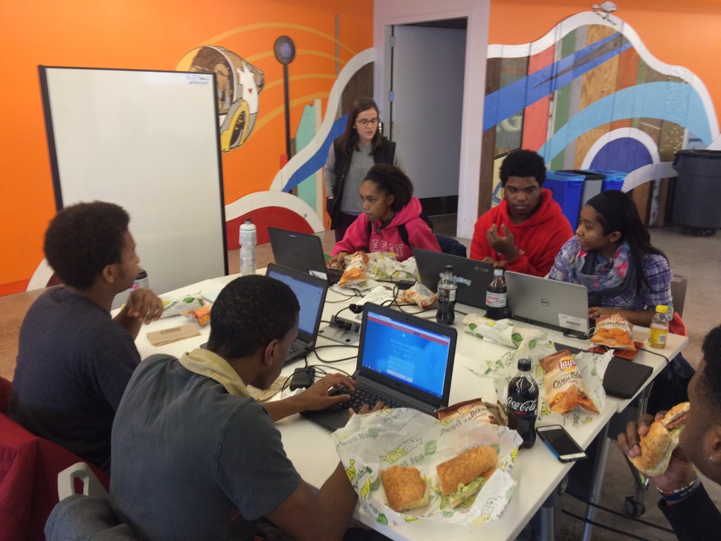 1871tech's tweet photo. @ChiPubSchools students build conflict resolution, crime reporting apps #CommunitySafetyApp #hack @Chicago_Police https://t.co/LLPdJZiTLs