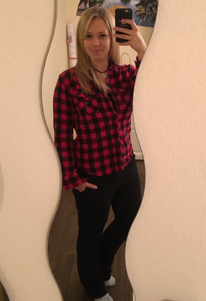 MissMayBeetle's tweet photo. #ootd wearing my cozy cross flannel to work on a cold winter day in Germany
@JaredLetoMerch @JaredLeto @MARSStore https://t.co/8wCmH30MS7
