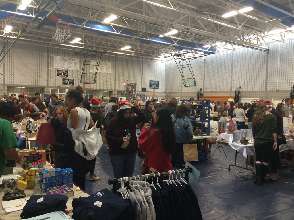 GibsonLibby's tweet photo. Great buys, friends &amp; fun at annual NHS senior class December Delight #ackcommunity #nhs https://t.co/iQbZijtfCQ