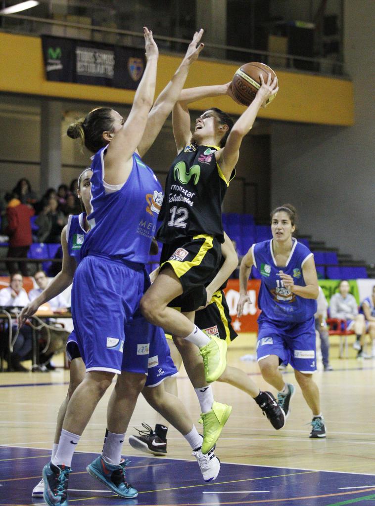 MovistarEstu's tweet photo. Algunas imágenes de la primera victoria de la Tarde de Basket.  #LF2 69-58 #EstuLIVE https://t.co/eQUMtF6voX