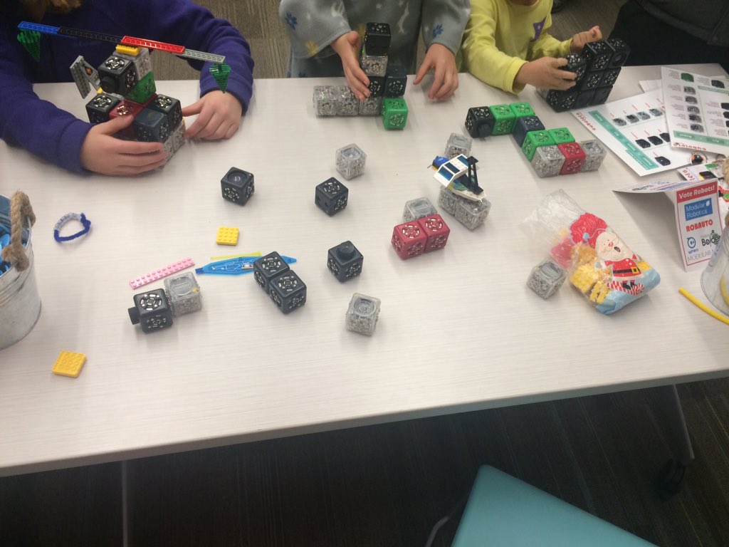 ModRoboticsEdu's tweet photo. @CSEDBoulder @modrobotics Boulder CSED Week finale - robot projects in the making. https://t.co/CXKQm2NKl1
