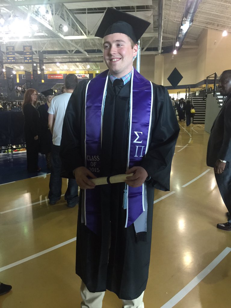 rjohnson9966's tweet photo. Tyler's graduation. #MSU https://t.co/OyPxRR2o9P