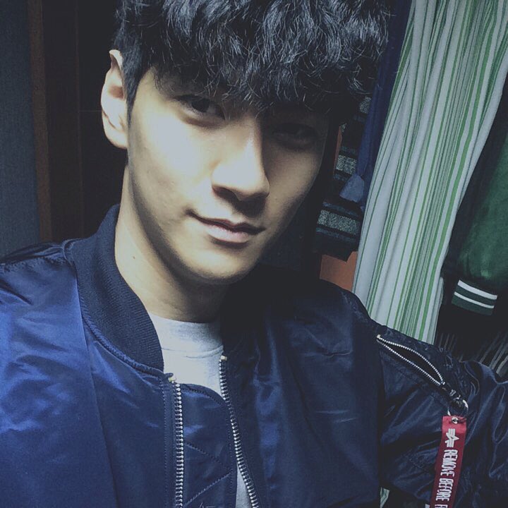 kkimminam's tweet photo. 트위터오랜만 https://t.co/30ExEdalZ4