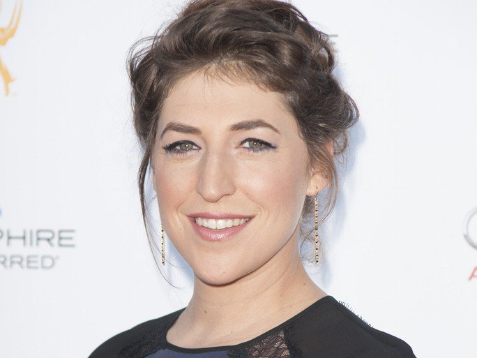 Happy birthday to my amazing goddess Mayim Bialik !! <33 