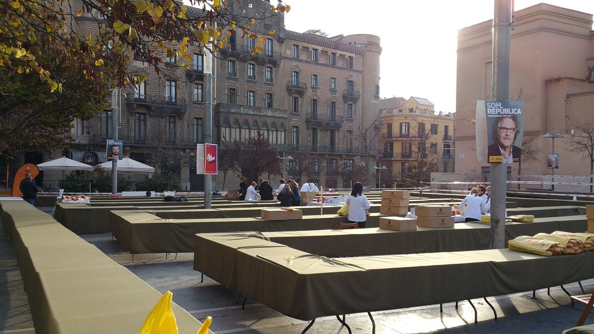 mmmarato's tweet photo. Això ja comença a fer olor d'entrepà #entrepamarato! @la_marato @mutuacat @CuineresBages https://t.co/k51WzJrUxe
