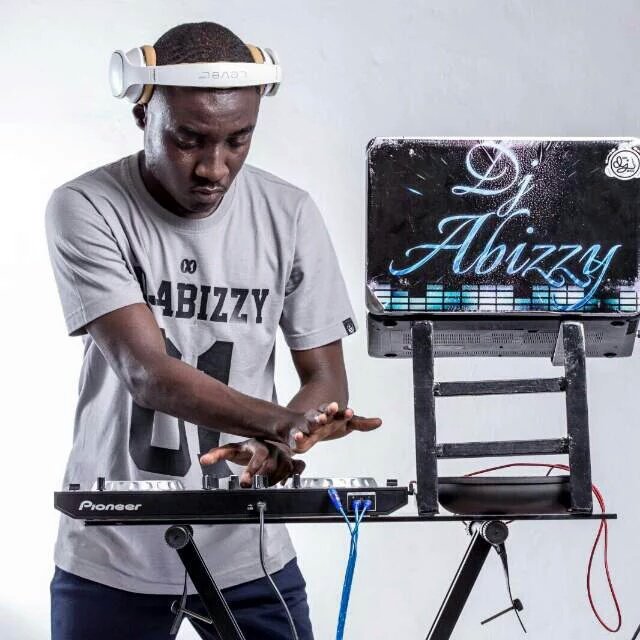 PlayPackTV's tweet image. Ya'll go follow @DJ_AbizzY now!!!  the #partymagic #DecemberInGhana ..Gh Watchout!! #HitzFMHottestDJ  #Ghanalala