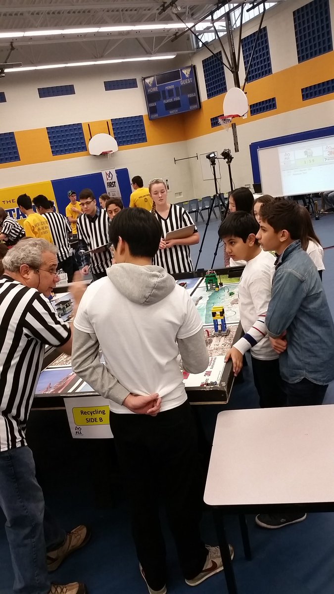 RichlandClass's tweet photo. Competition time! #FLL2015 https://t.co/swfrJDnw8u