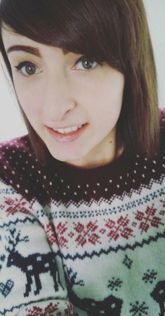 __Shaannn's tweet photo. xmas jumper day at work yesterday 🎄🎄 https://t.co/4y5WdrX2xn
