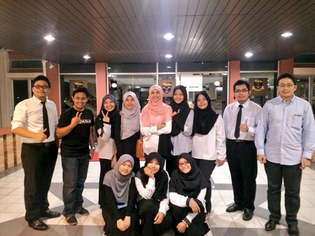 PMFSU_USIM's tweet photo. Tahniah @usimmootingclub atas kejayaan memenangi anugerah Best Written Memorial dalam kejohanan moot IHL #ThisIsFSU https://t.co/zNLnH38tqL