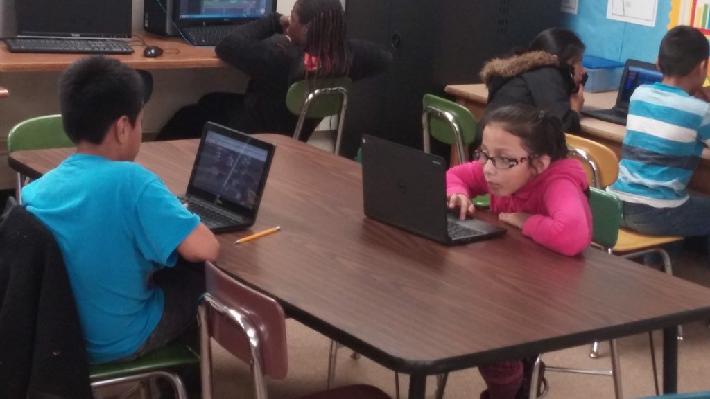 Waverley_ES's tweet photo. Mr Adam's 4th grade students actively coding!  So cool! https://t.co/WIjSmXfQ5K