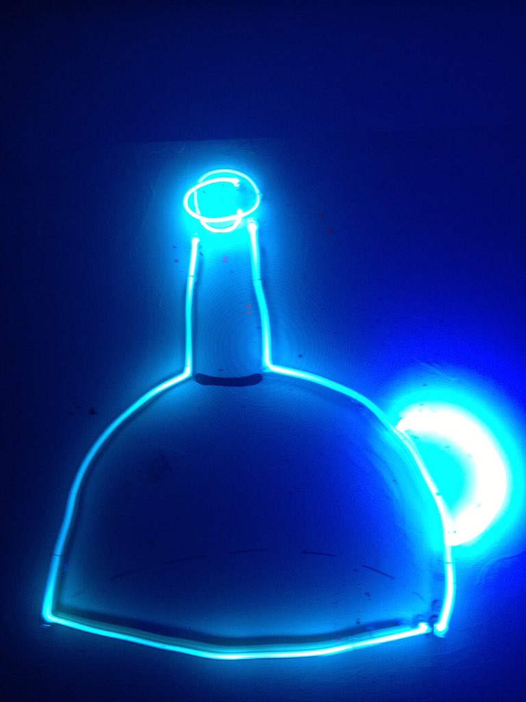 CatalanVoices's tweet photo. Neon art by french catalan artist #ma2f @Ma2f2 : the magic #funnel https://t.co/TGSdp0mFfA